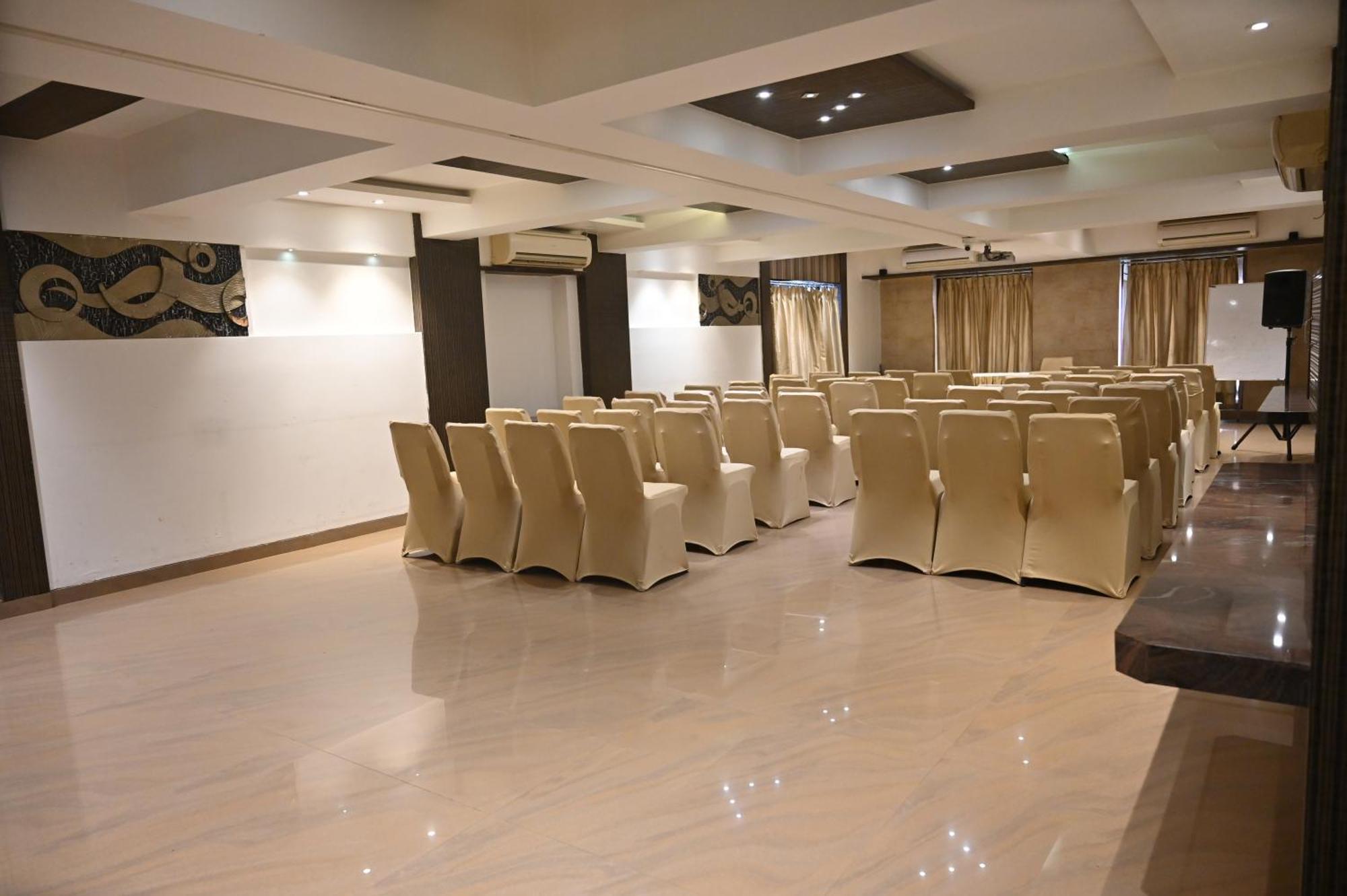 Kumar Resort By Turtle, Lonavala Luaran gambar