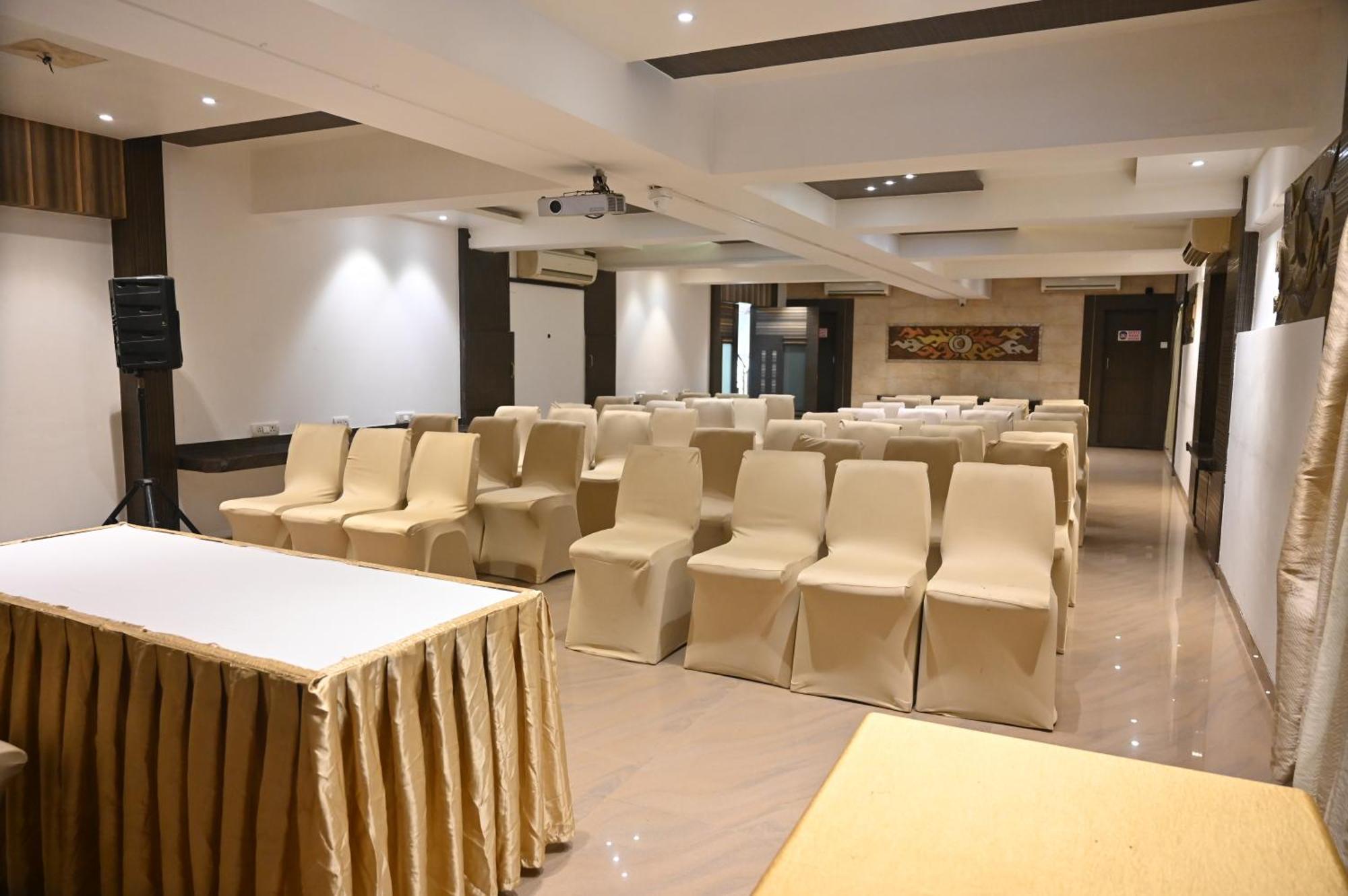Kumar Resort By Turtle, Lonavala Luaran gambar