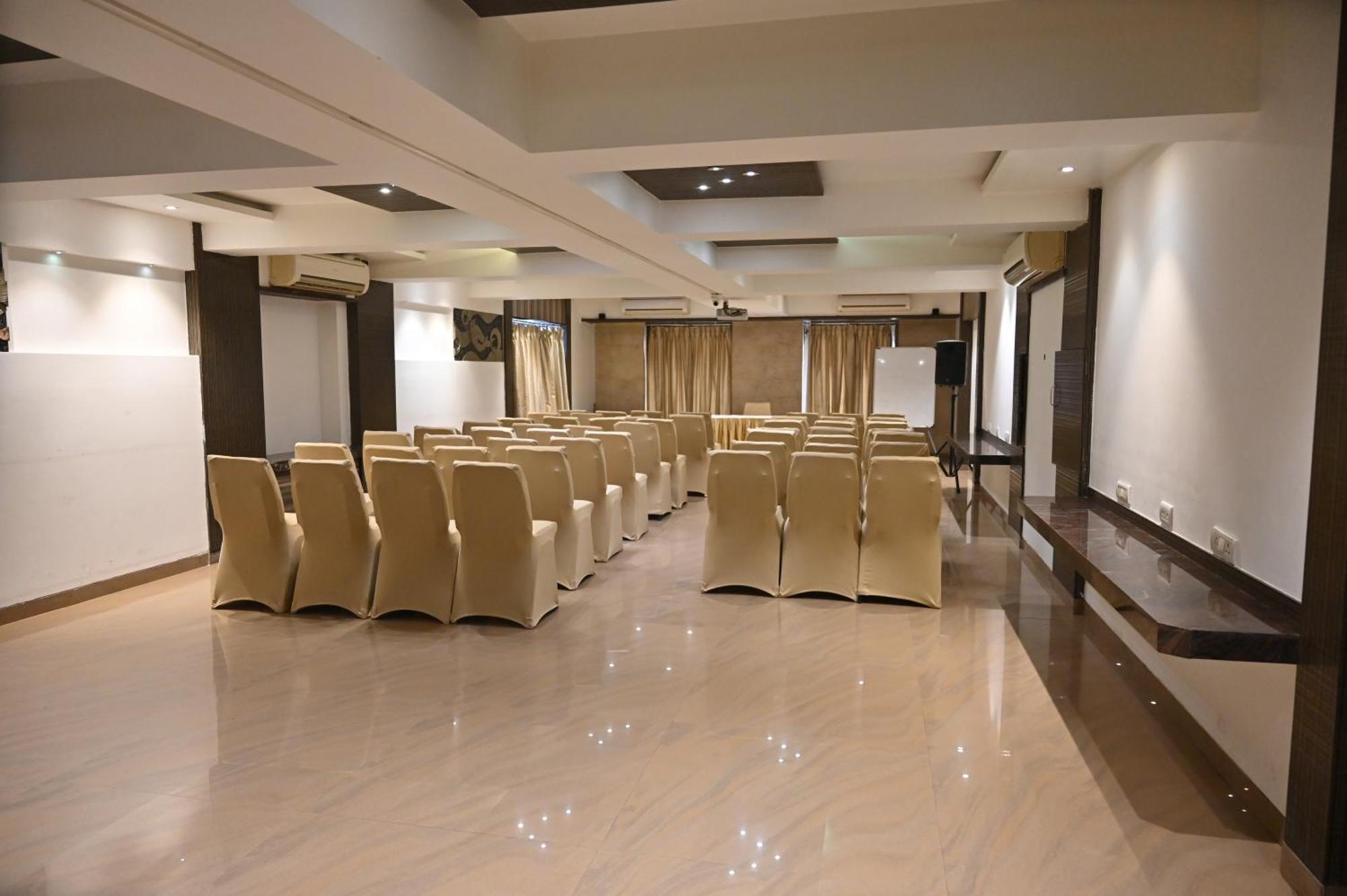 Kumar Resort By Turtle, Lonavala Luaran gambar