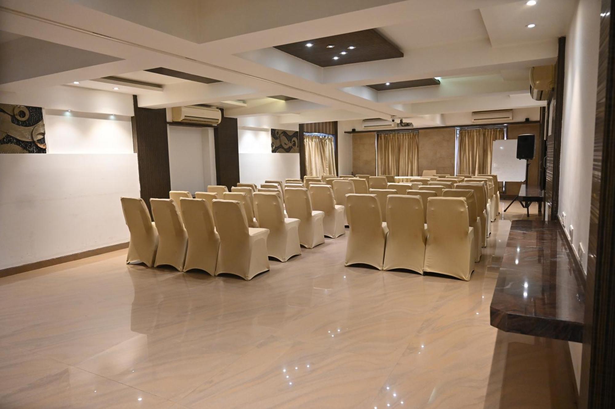 Kumar Resort By Turtle, Lonavala Luaran gambar